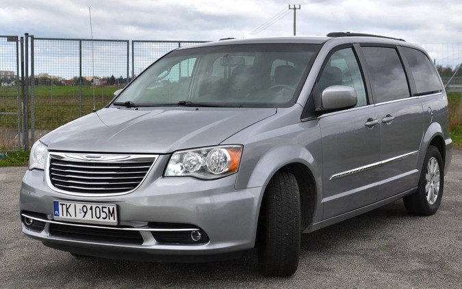 Chrysler Town &amp; Country cena 55500 przebieg: 238955, rok produkcji 2015 z Kielce małe 121